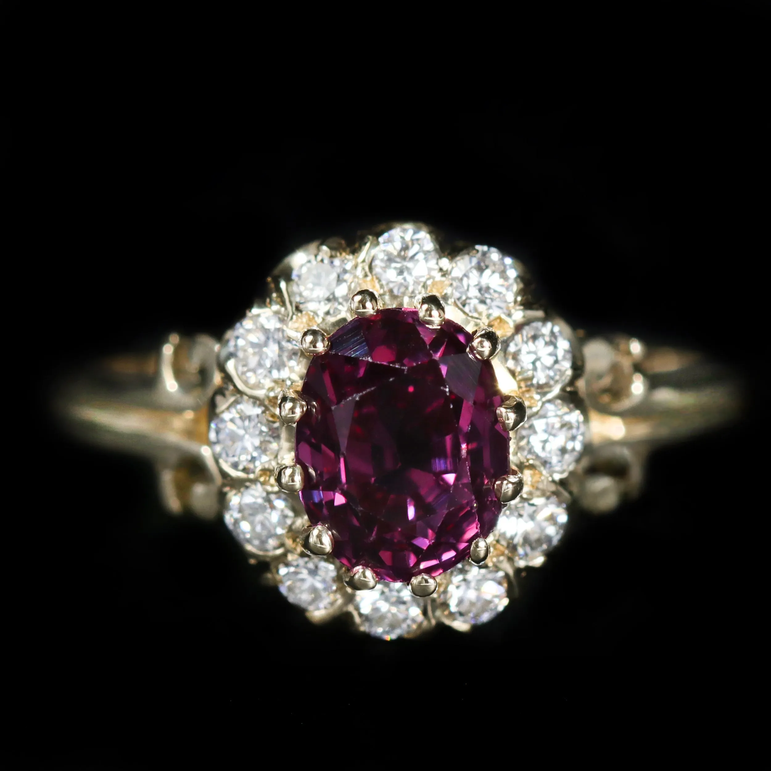 14K Yellow Gold 1.62 Carat Sapphire & Diamond Ring