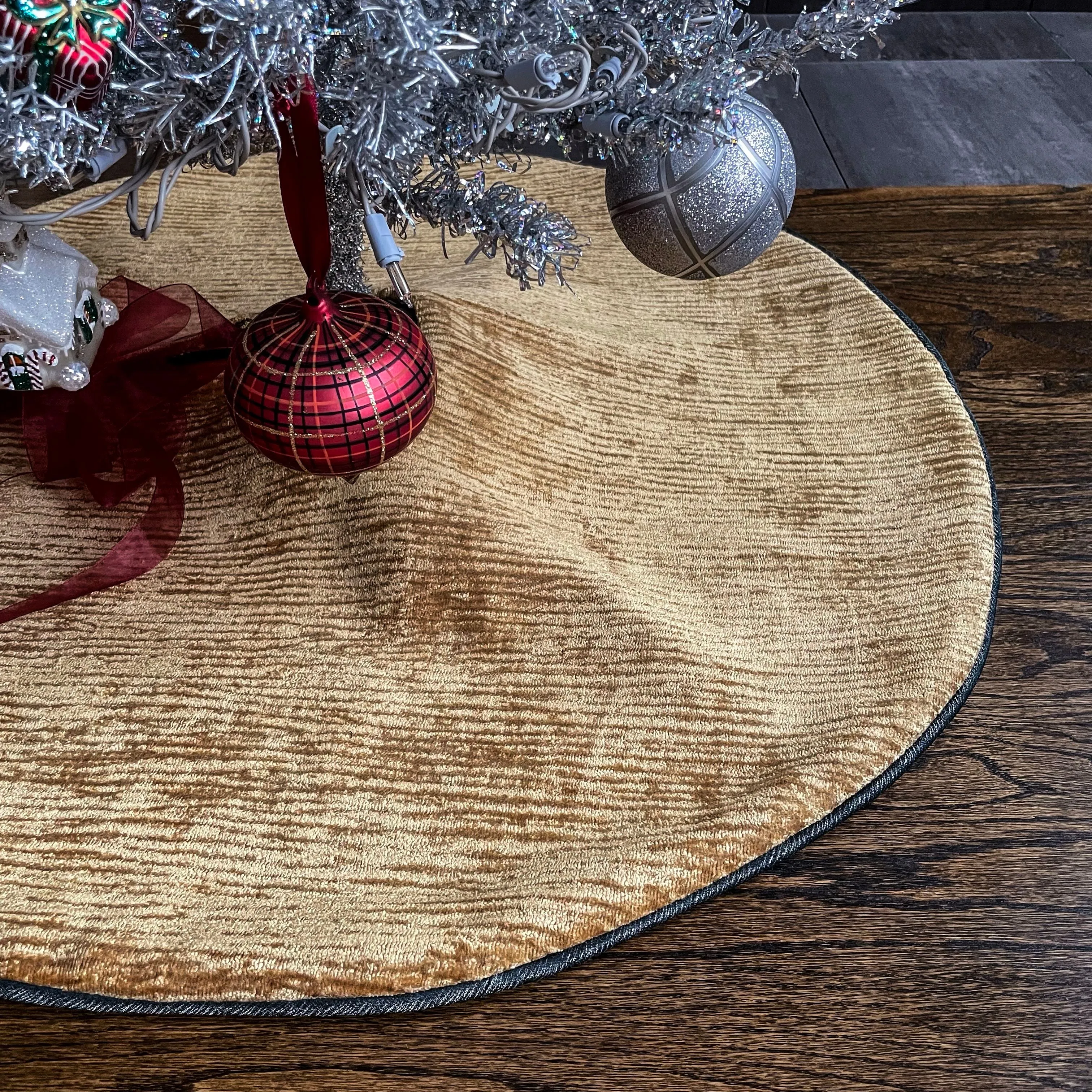 30" Elegant Farmhouse Gold, Red, Blue, White Plaid Christmas Tree Skirt | Reversible