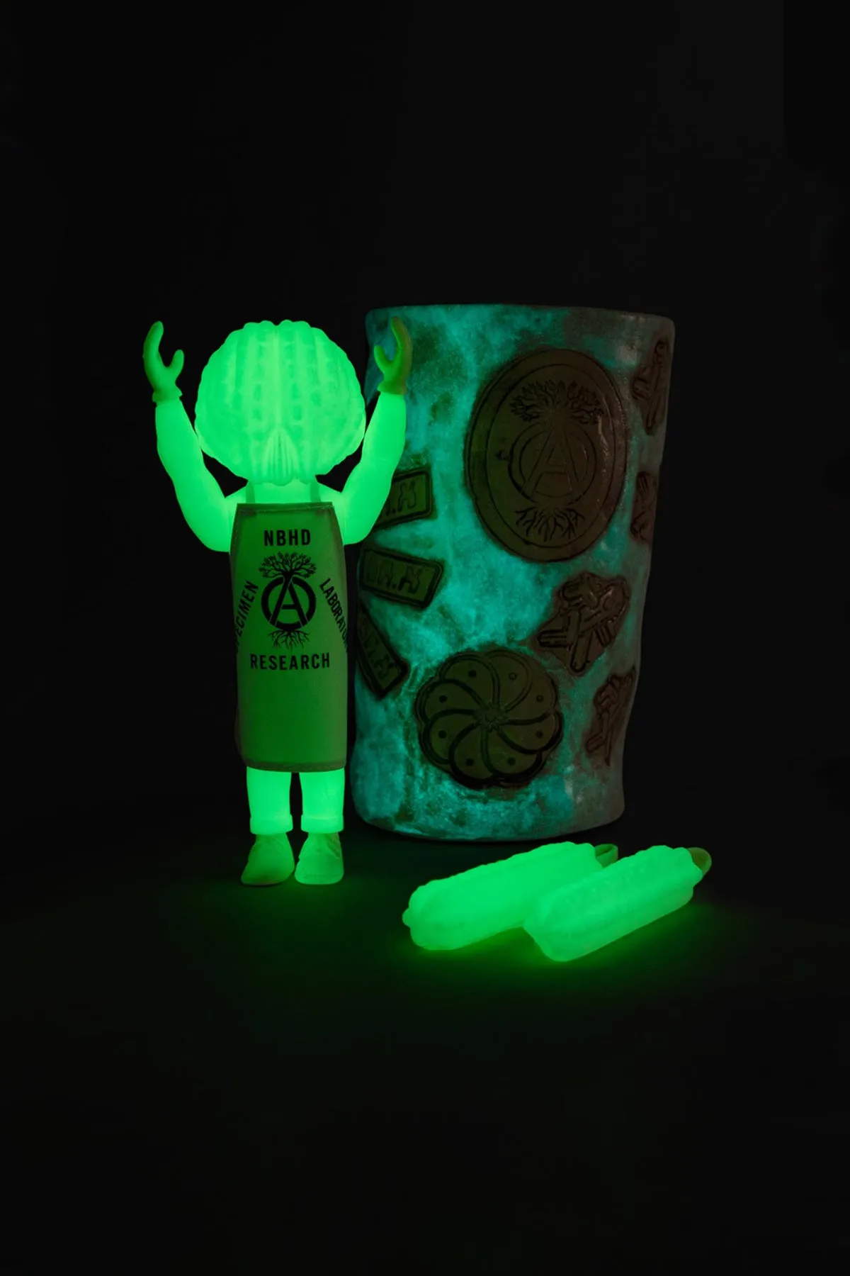 DRx ROMANELLI | DRx X SRL SETS: CERAMIC VESSEL & UV LIGHT & TOY & SHIRT