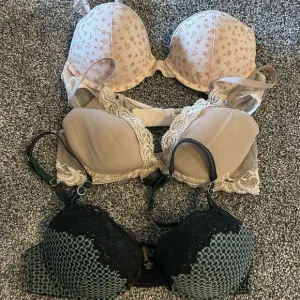 Elegant Lace Trimmed Bra Set - Cream, Tan, Black