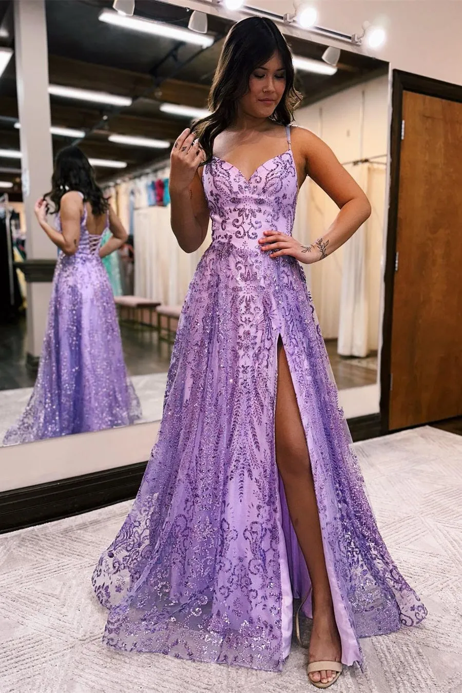 Elegant Long A-line Spaghetti Straps Lace Sleeveless Evening Prom Dresses With Slit