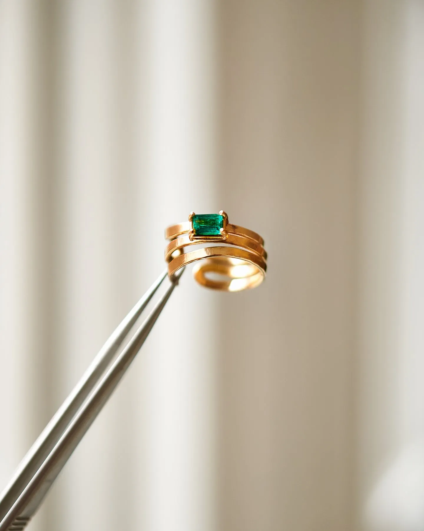 Emerald Hammered Gold Triple Ear Cuff