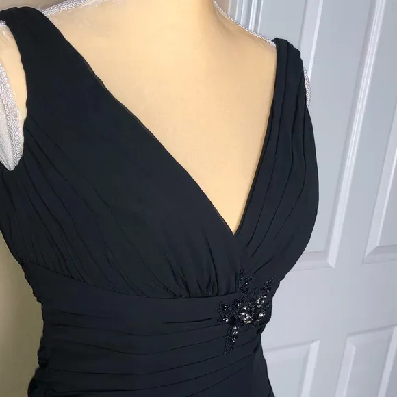 EVENINGS BY ALLURE LITTLE BLACK DRESS BEADS &amp; LACE