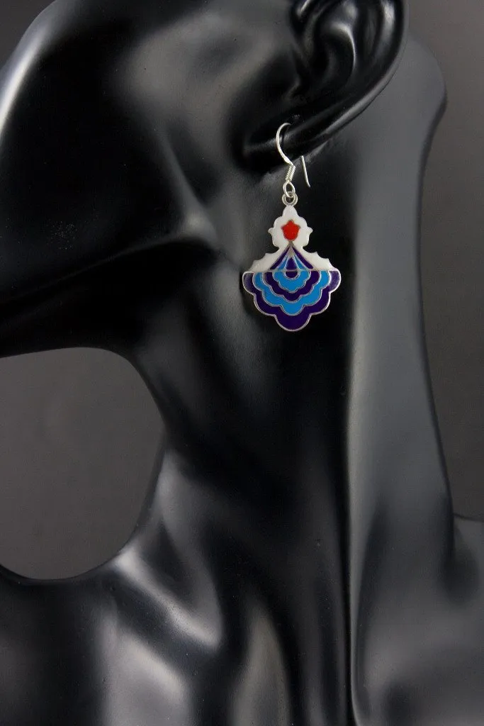 Graceful, Mughal motif scallop enamel earrings