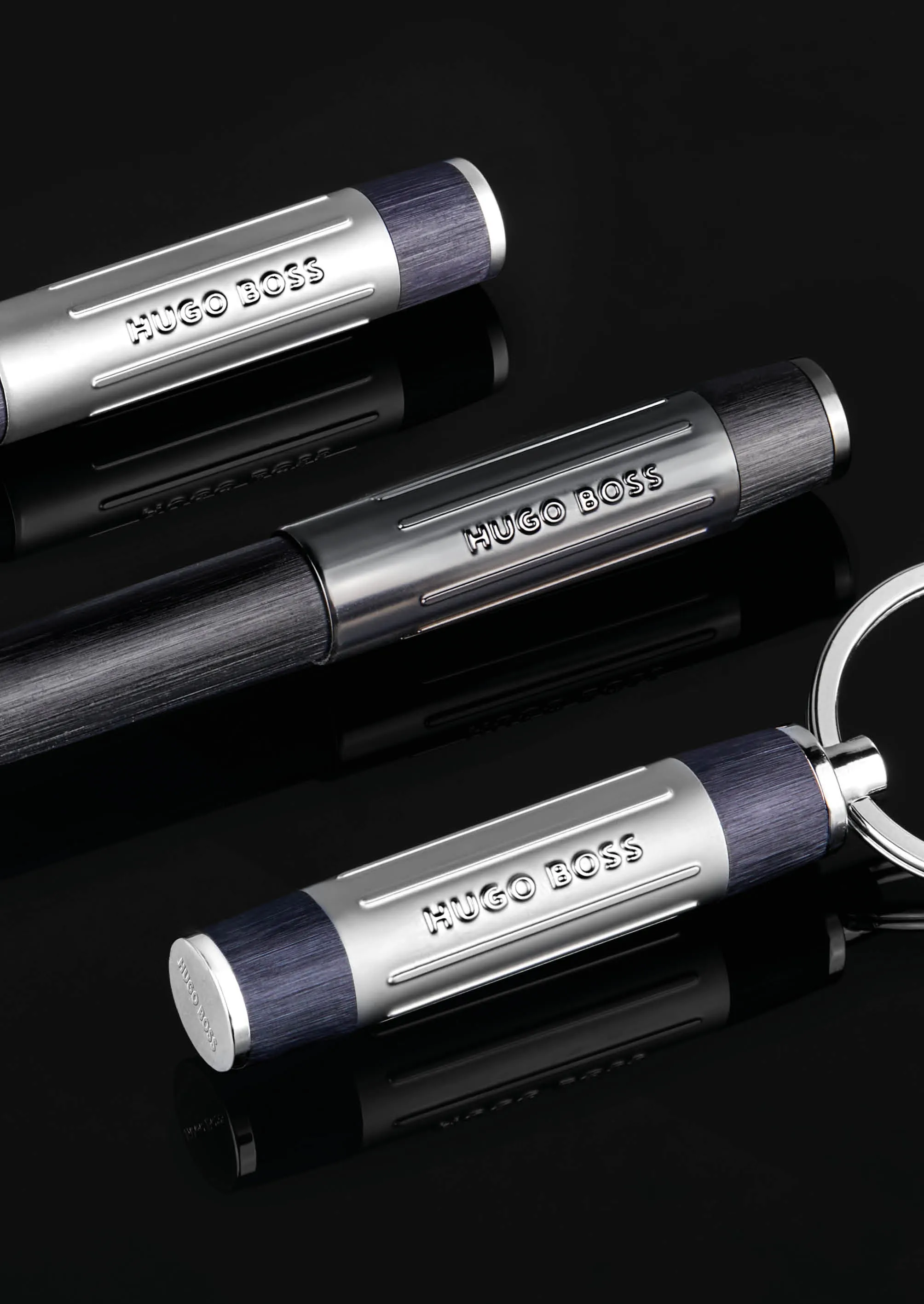 HUGO BOSS HPBK306A-Set Gear Ribs Black (ballpoint pen & key ring)