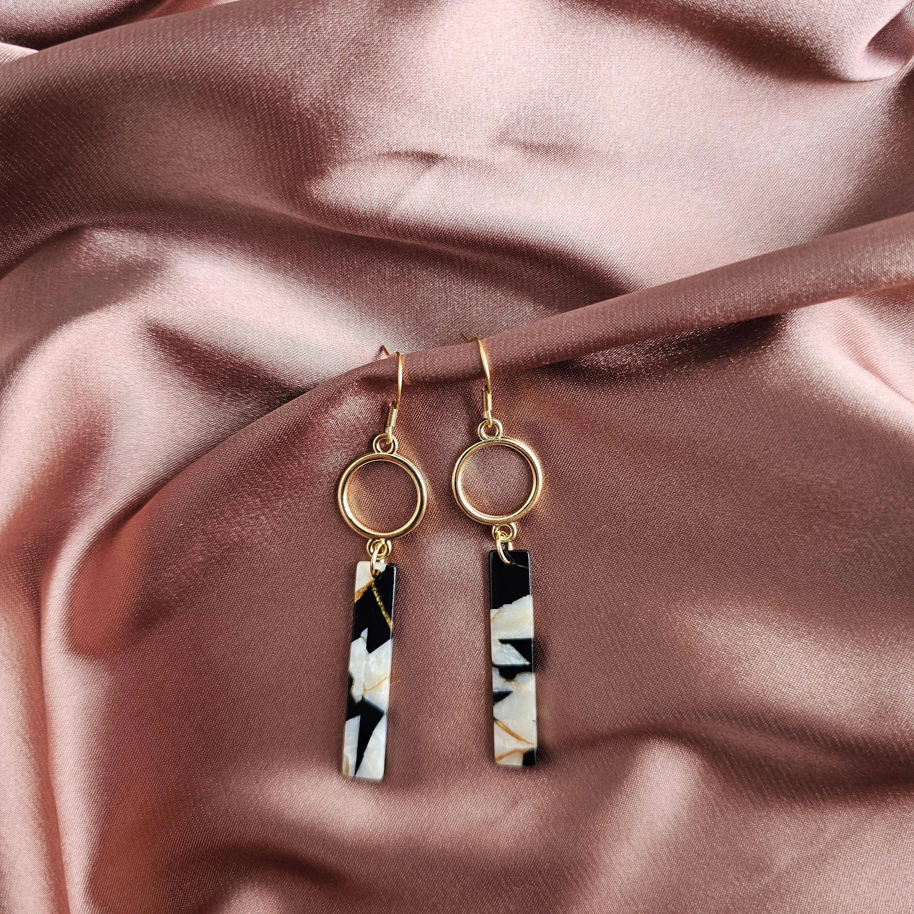 Isabella - Onyx & Pearl