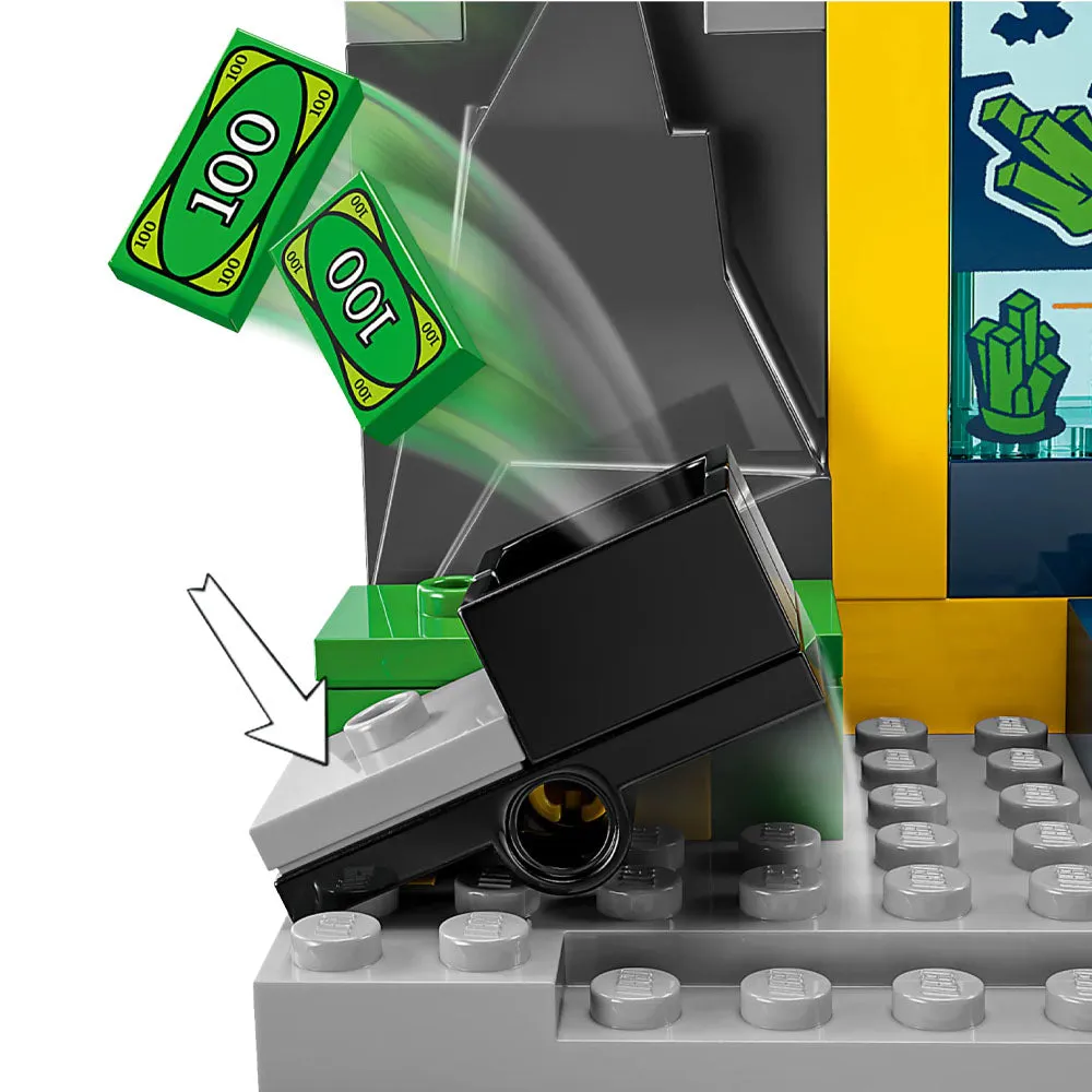 LEGO Batman The Batcave with Batman, Batgirl and The Joker - 76272