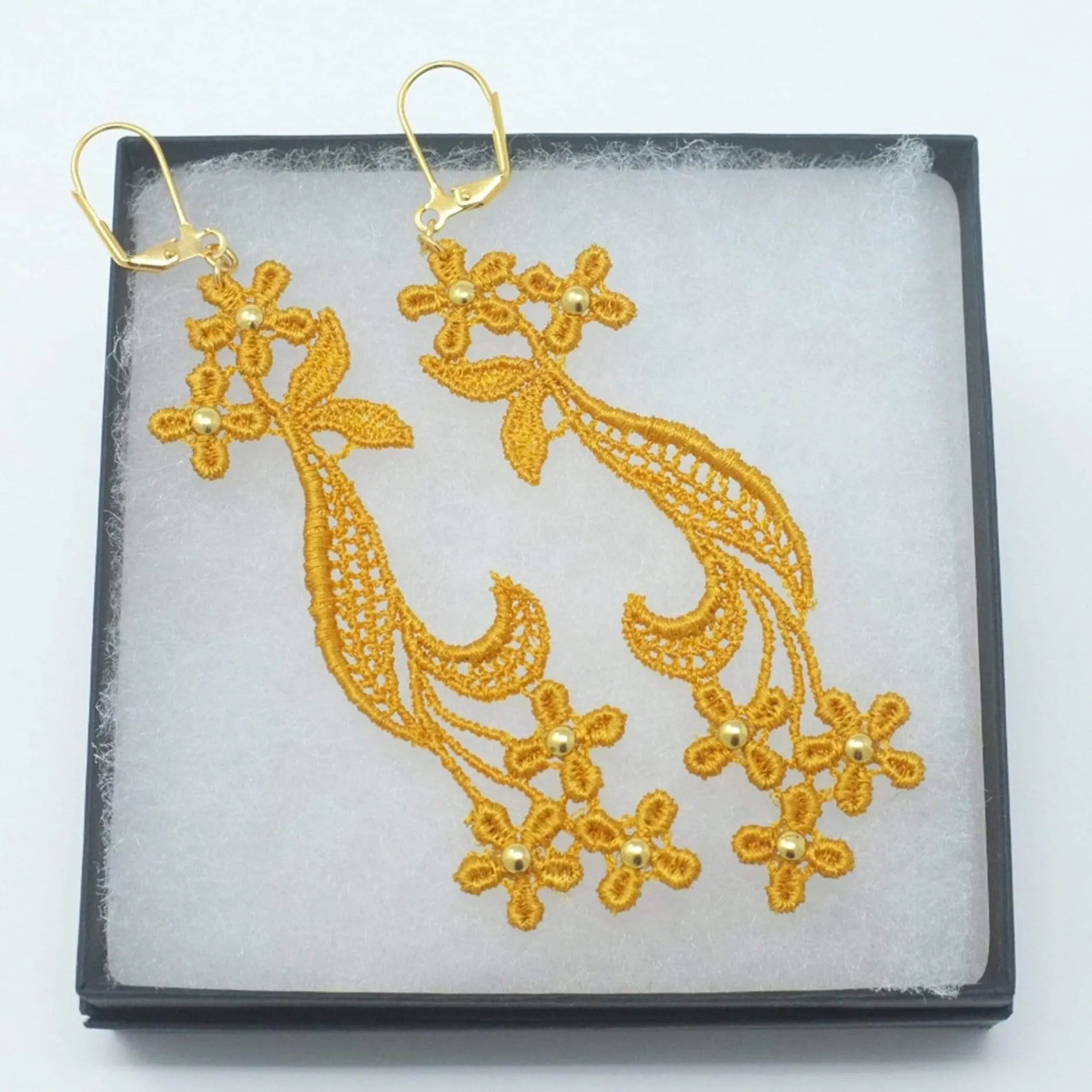 Maia Flower Lace Earrings