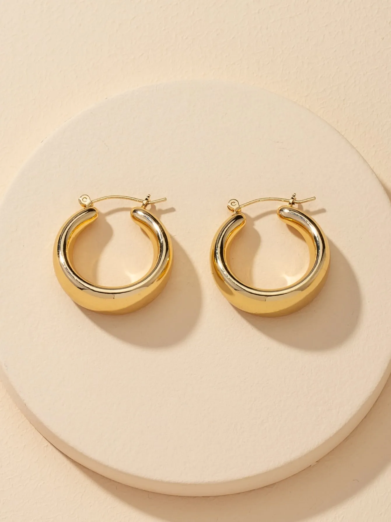 Metal Hoop Earrings - Gold- FD ⚡