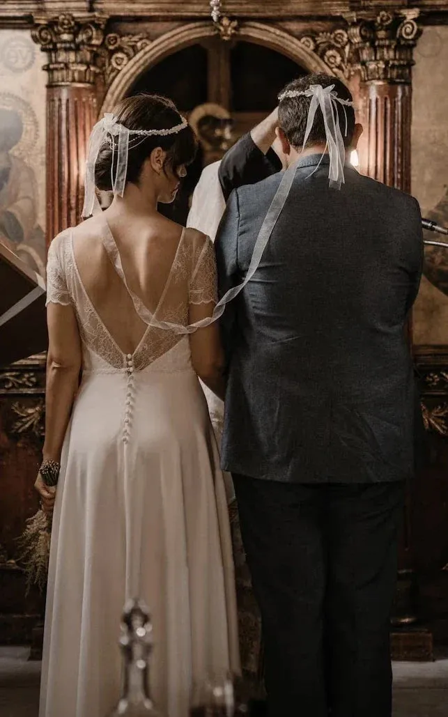 Minimalist Casual Short Sleeves A-Line Boho Lace Wedding Dress Simple Modest Deep-V Back Bridal Gown