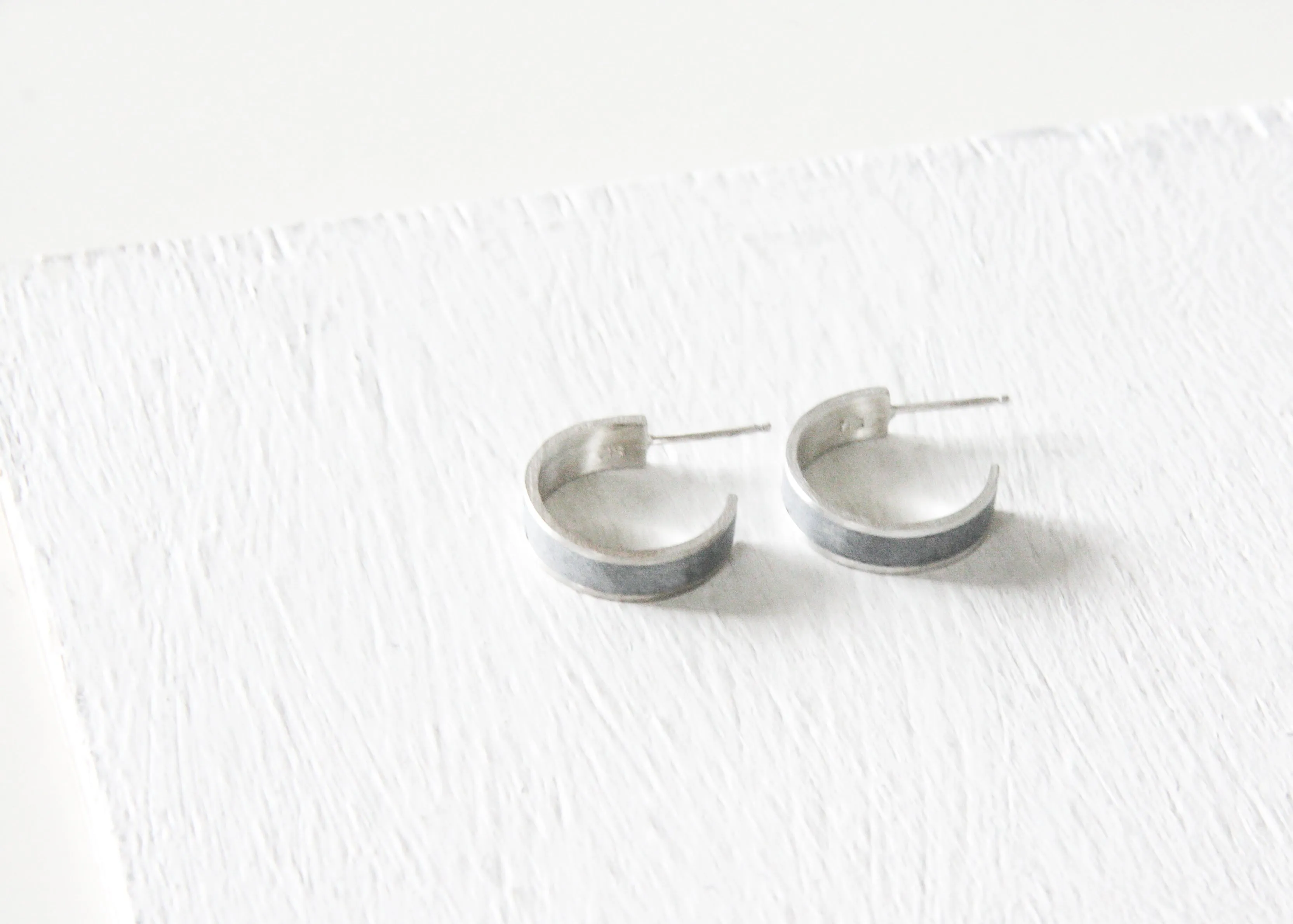 Minimalist Gold & Concrete Hoop Earrings - Size S