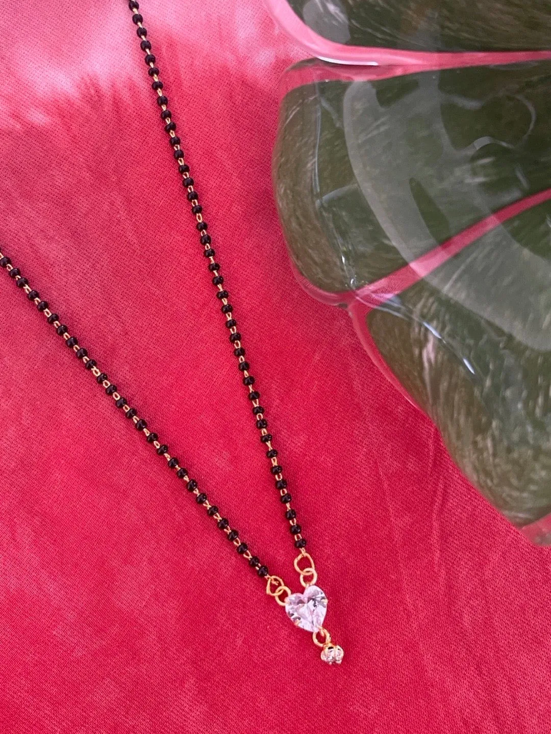 Modern Simple Trendy Short Mangalsutra Designs American Single Diamond Heart Shape Pendant Black Beads Chain