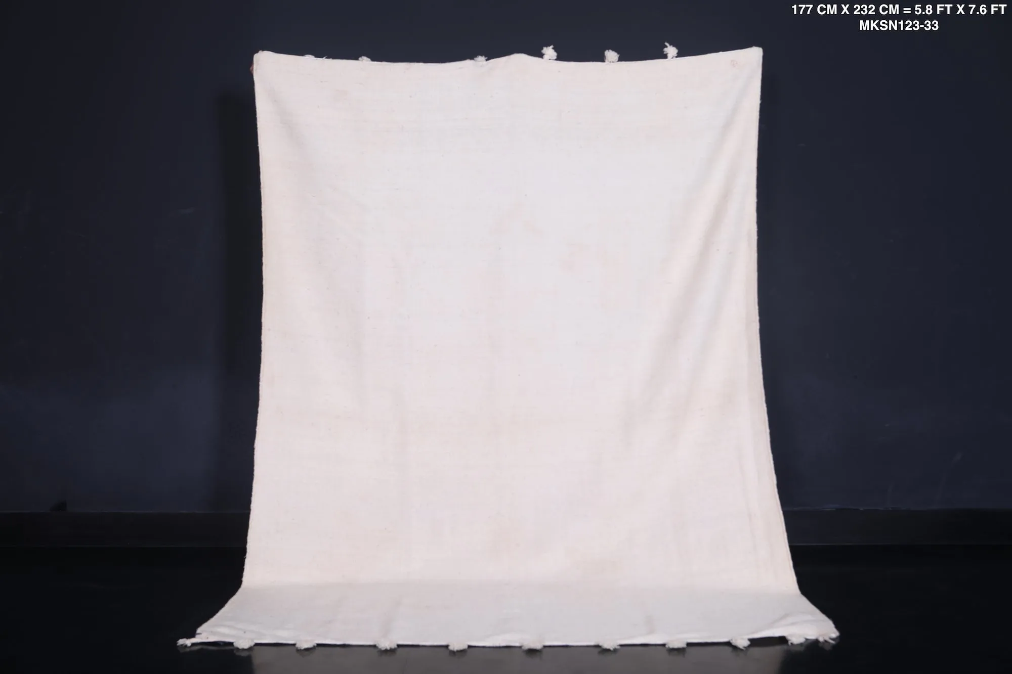 Moroccan Rug 5.8 x 7.6 Feet - Simple Elegance for Any Room