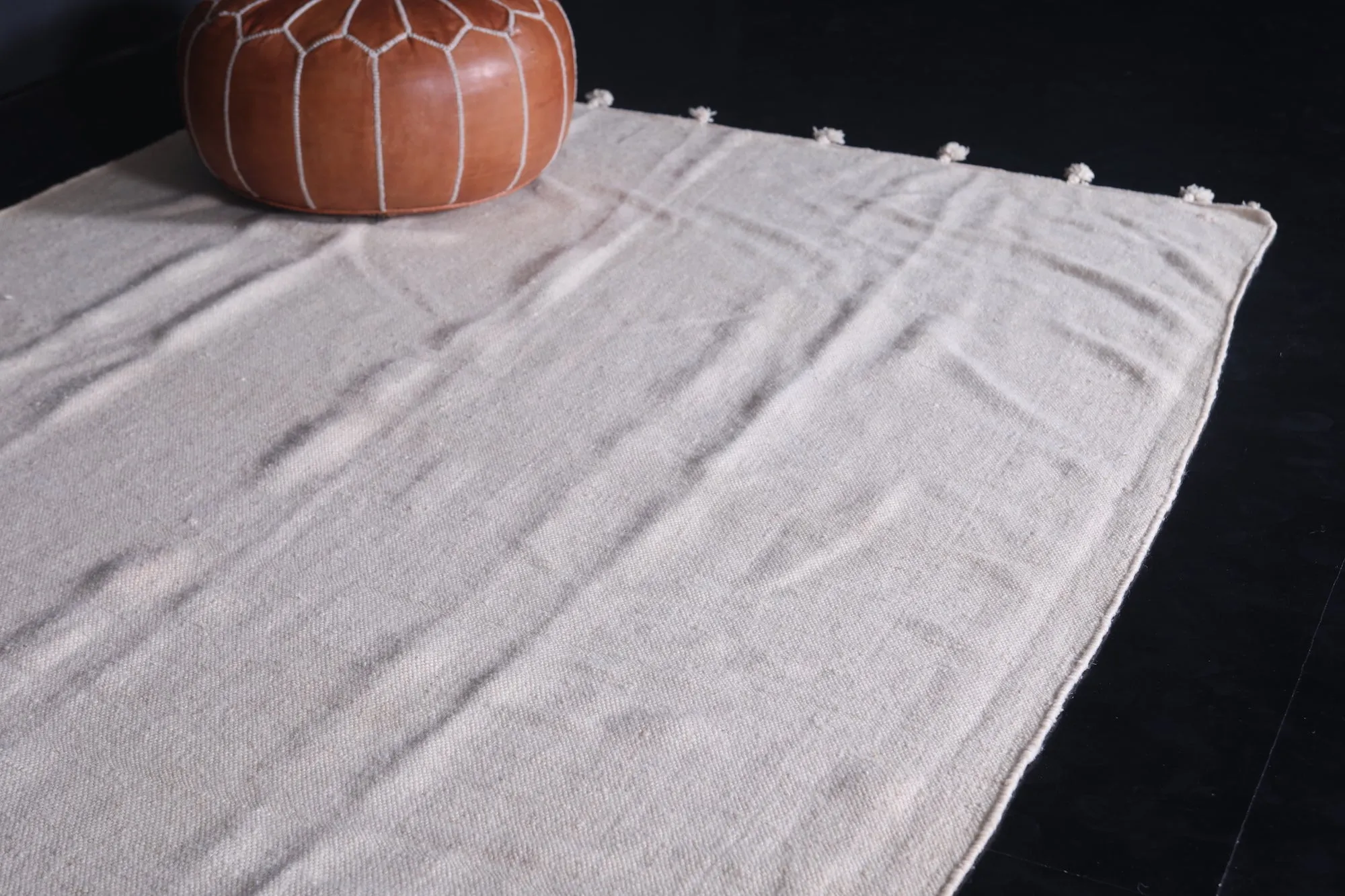 Moroccan Rug 5.8 x 7.6 Feet - Simple Elegance for Any Room