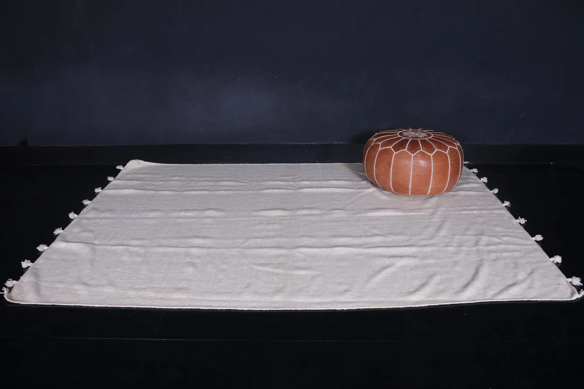 Moroccan Rug 5.8 x 7.6 Feet - Simple Elegance for Any Room