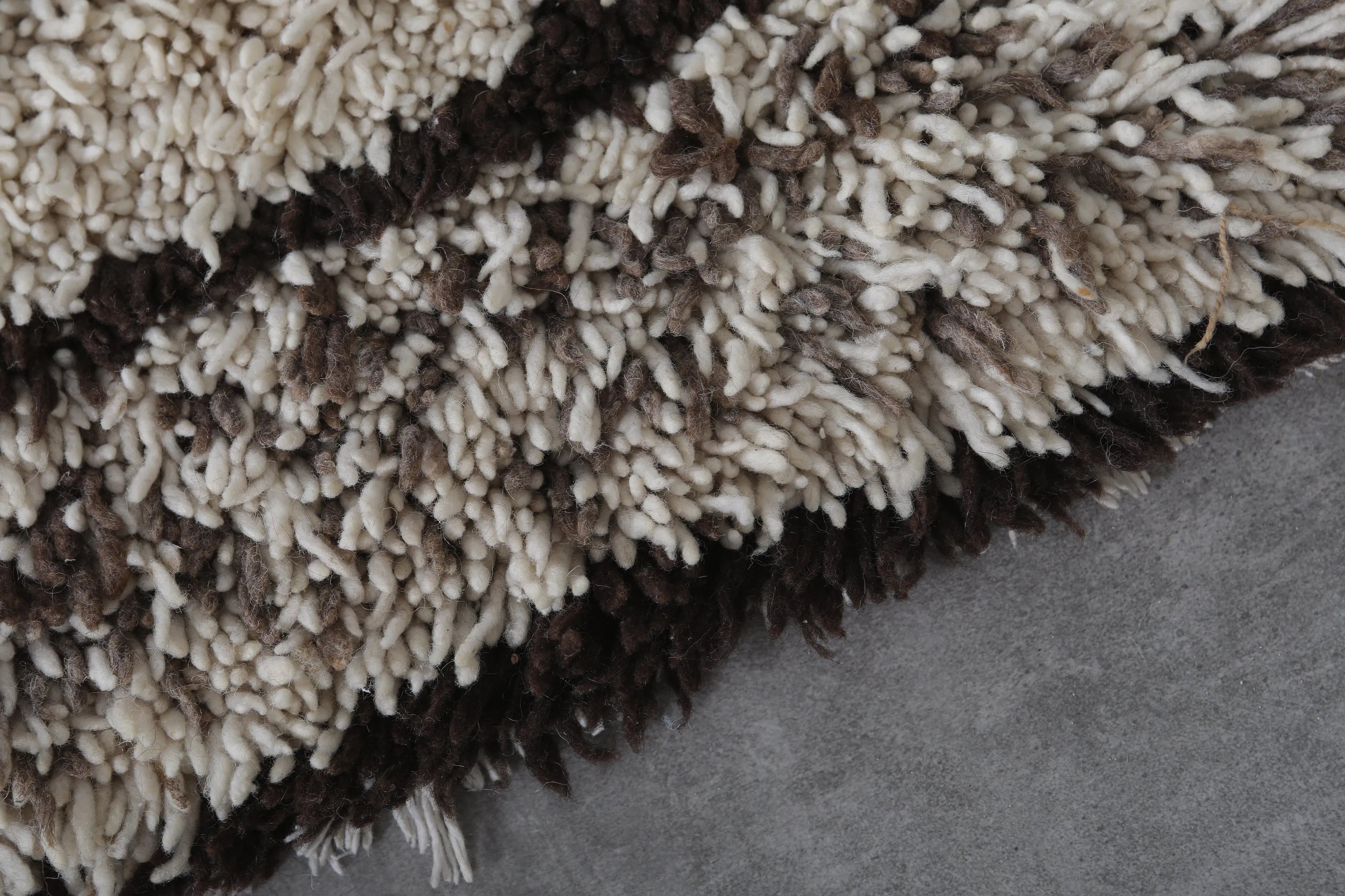 Moroccan Rug - Handwoven 2.6ft x 6.5ft | Elegant Berber Motif
