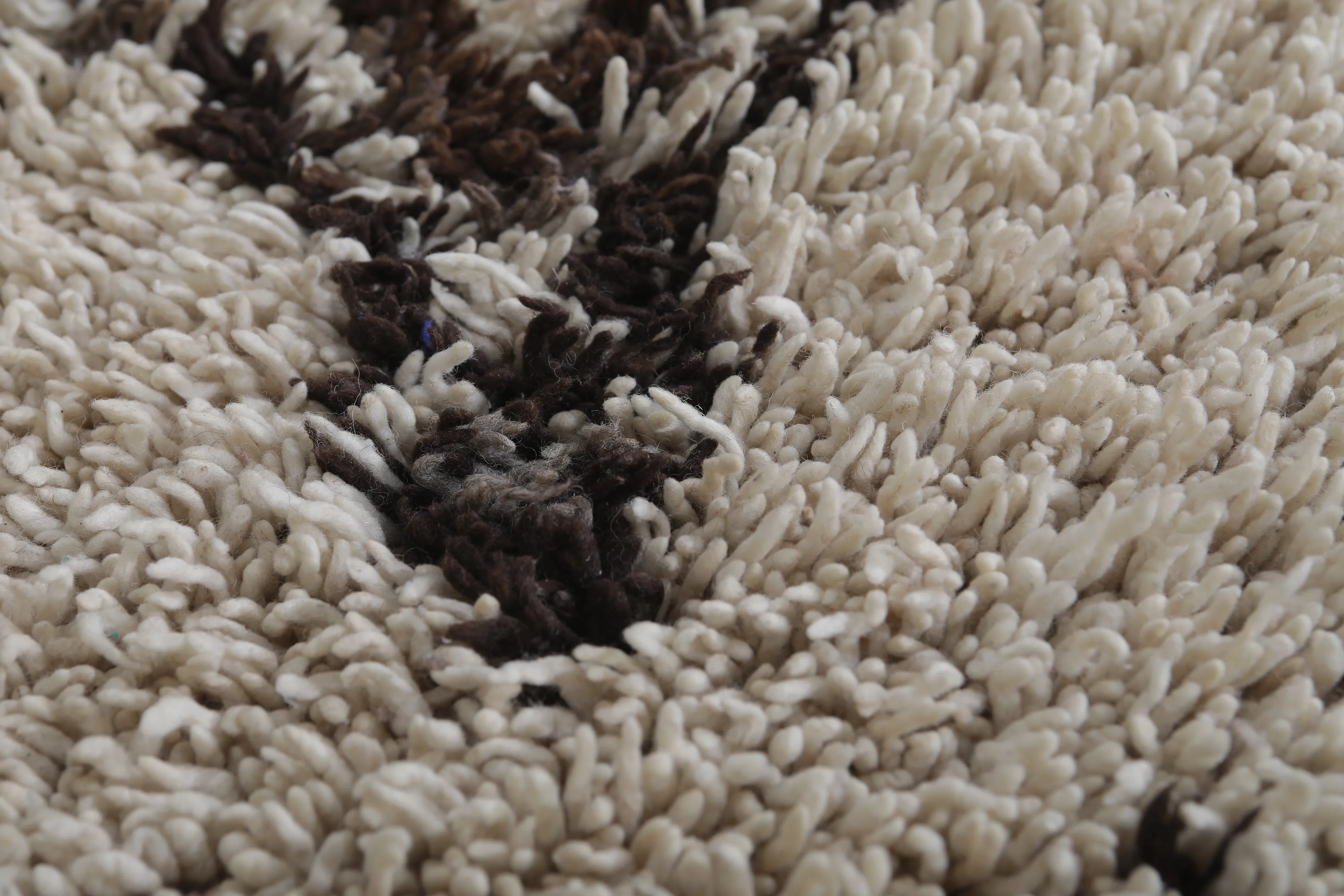 Moroccan Rug - Handwoven 2.6ft x 6.5ft | Elegant Berber Motif