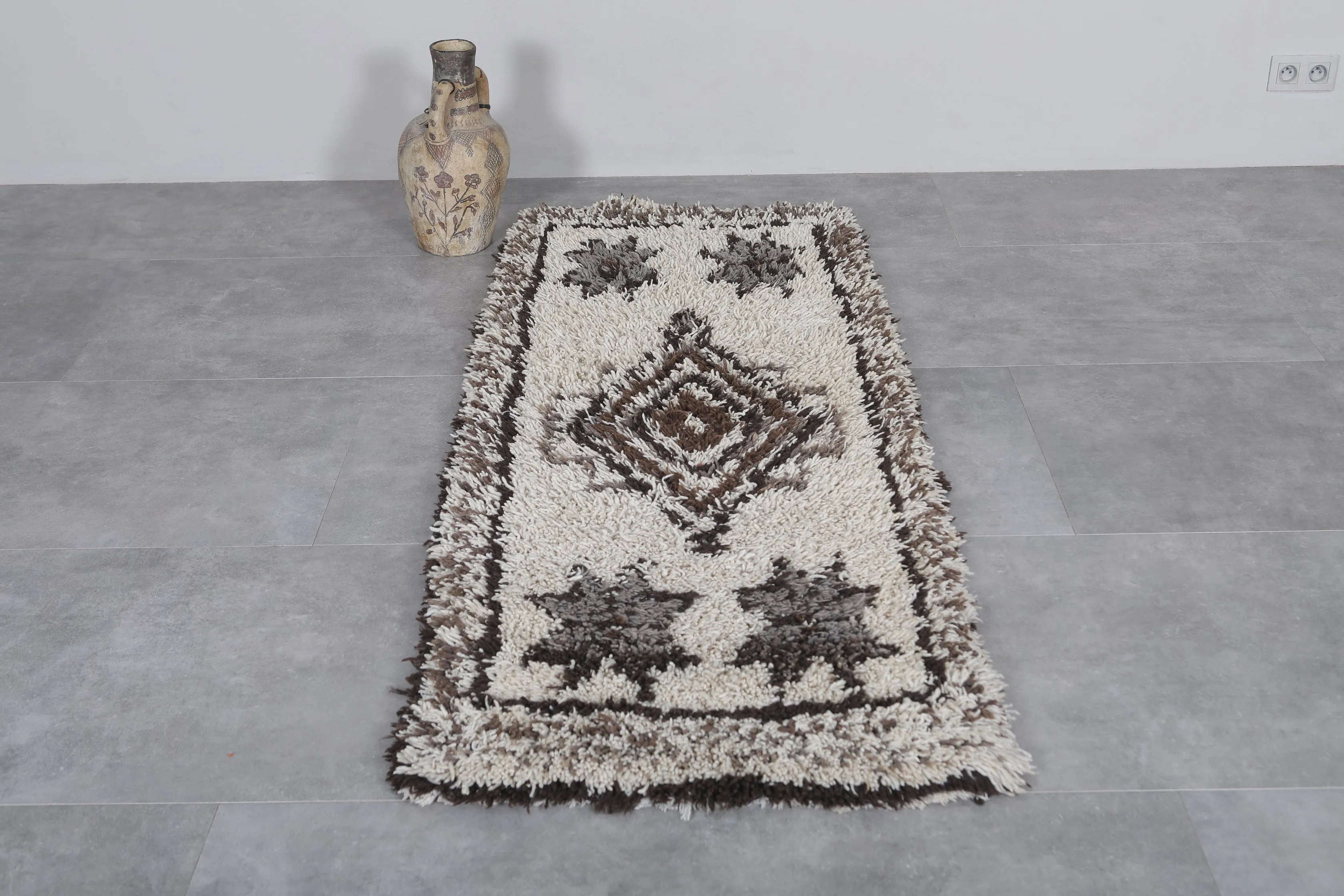 Moroccan Rug - Handwoven 2.6ft x 6.5ft | Elegant Berber Motif