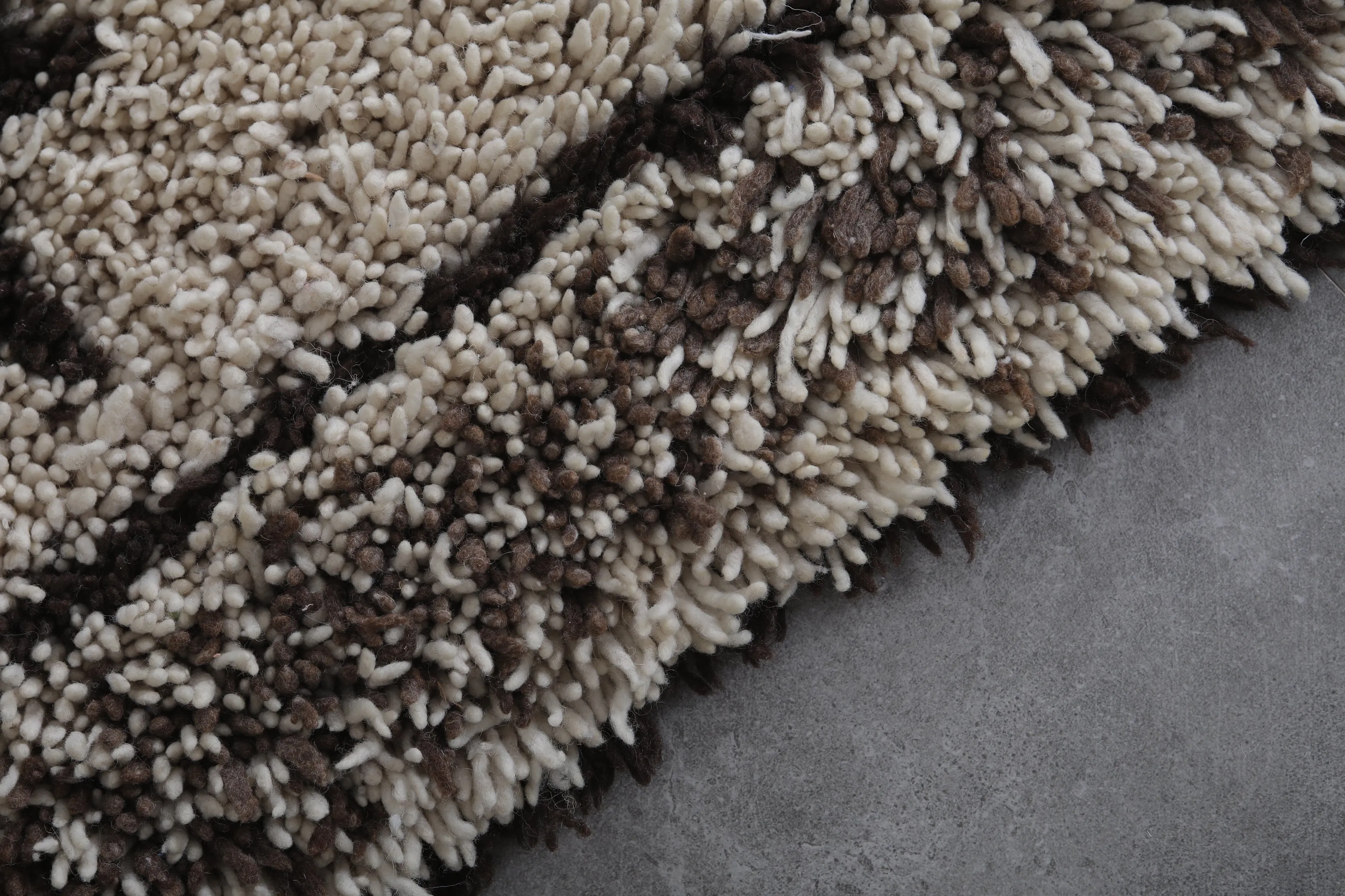 Moroccan Rug - Handwoven 2.6ft x 6.5ft | Elegant Berber Motif