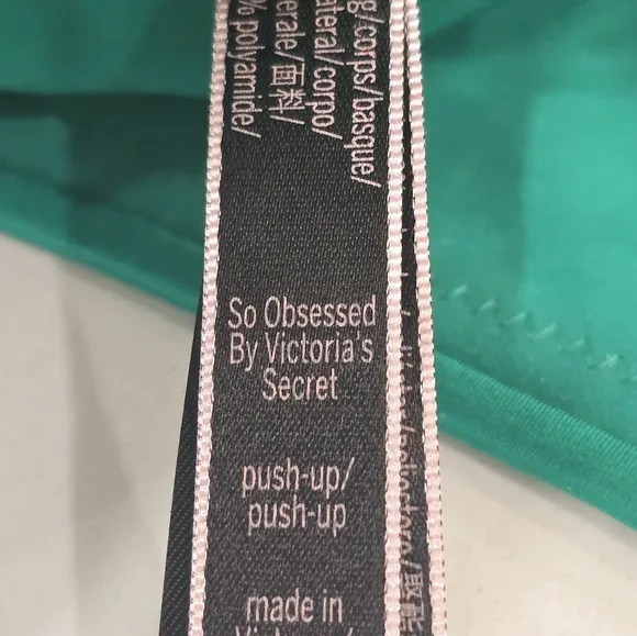 NWOT Victoria's Secret So Obsessed Push-Up Bra Size - 38C