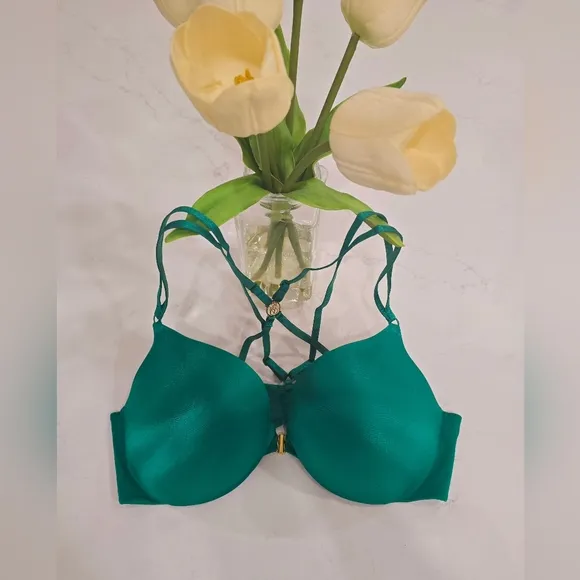 NWOT Victoria's Secret So Obsessed Push-Up Bra Size - 38C