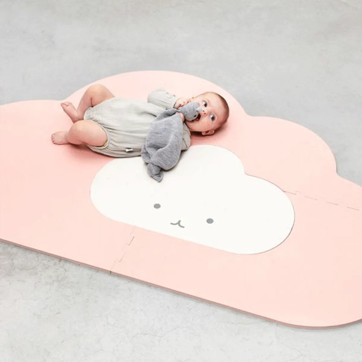 Quut - Head in the Clouds Playmat
