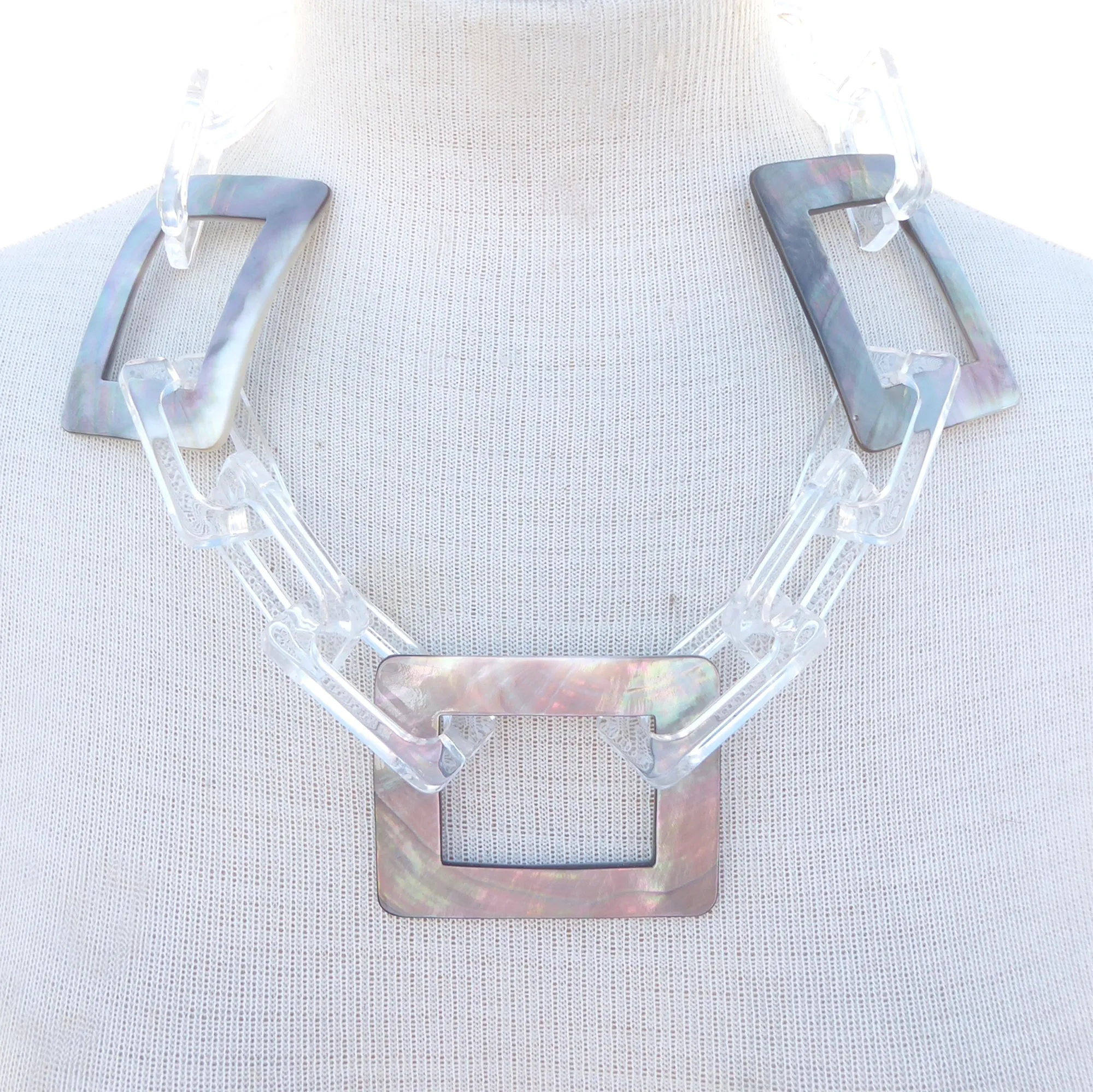 Rectangle shell necklace