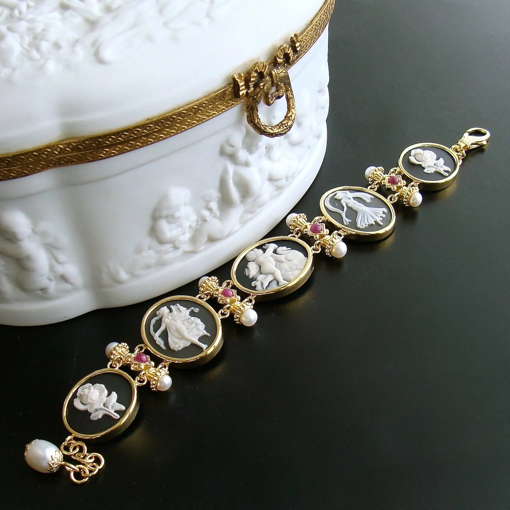 Rubies Freshwater Pearls Black White Cameo Intaglio Bracelet - Vernazza Cameo Intaglio Bracelet