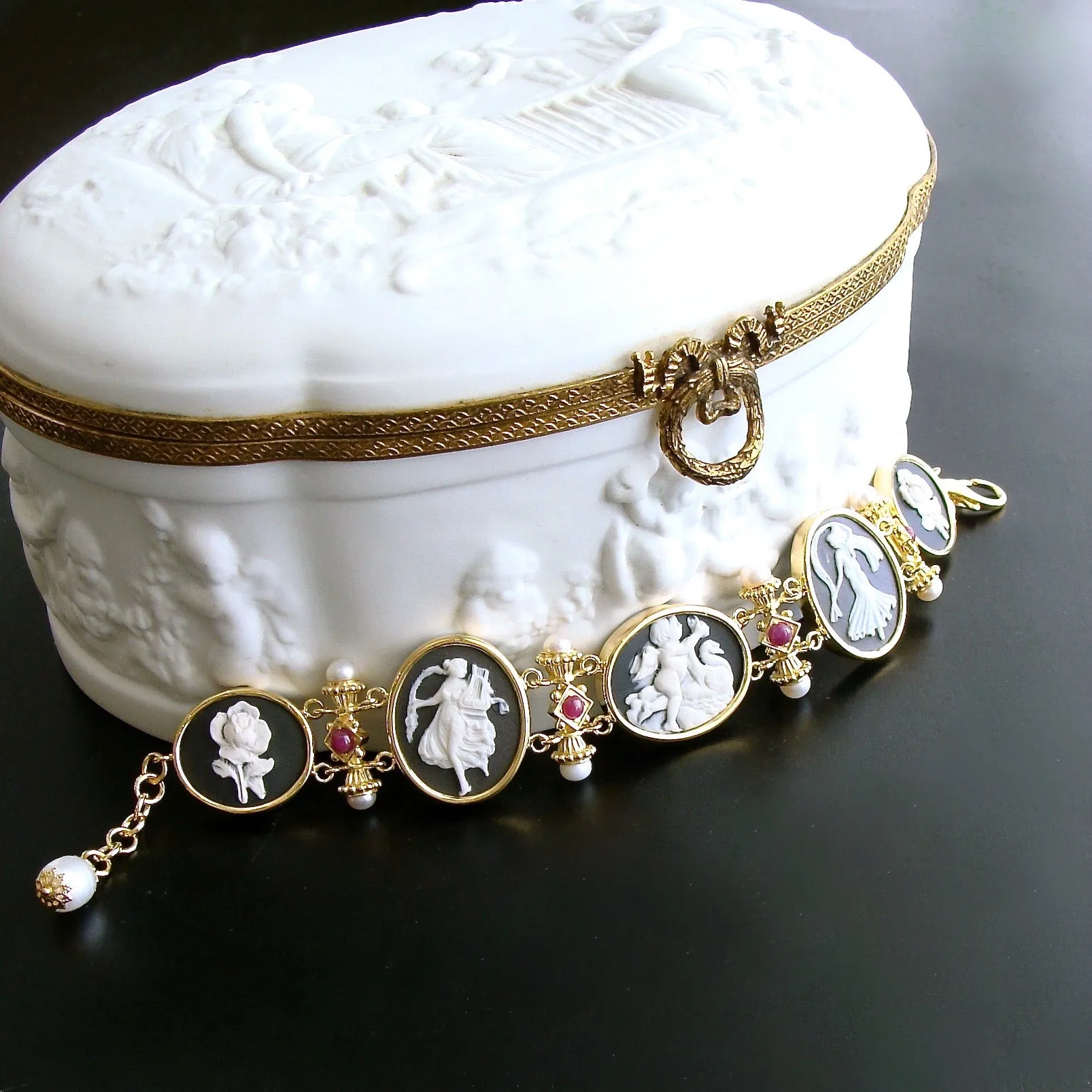 Rubies Freshwater Pearls Black White Cameo Intaglio Bracelet - Vernazza Cameo Intaglio Bracelet