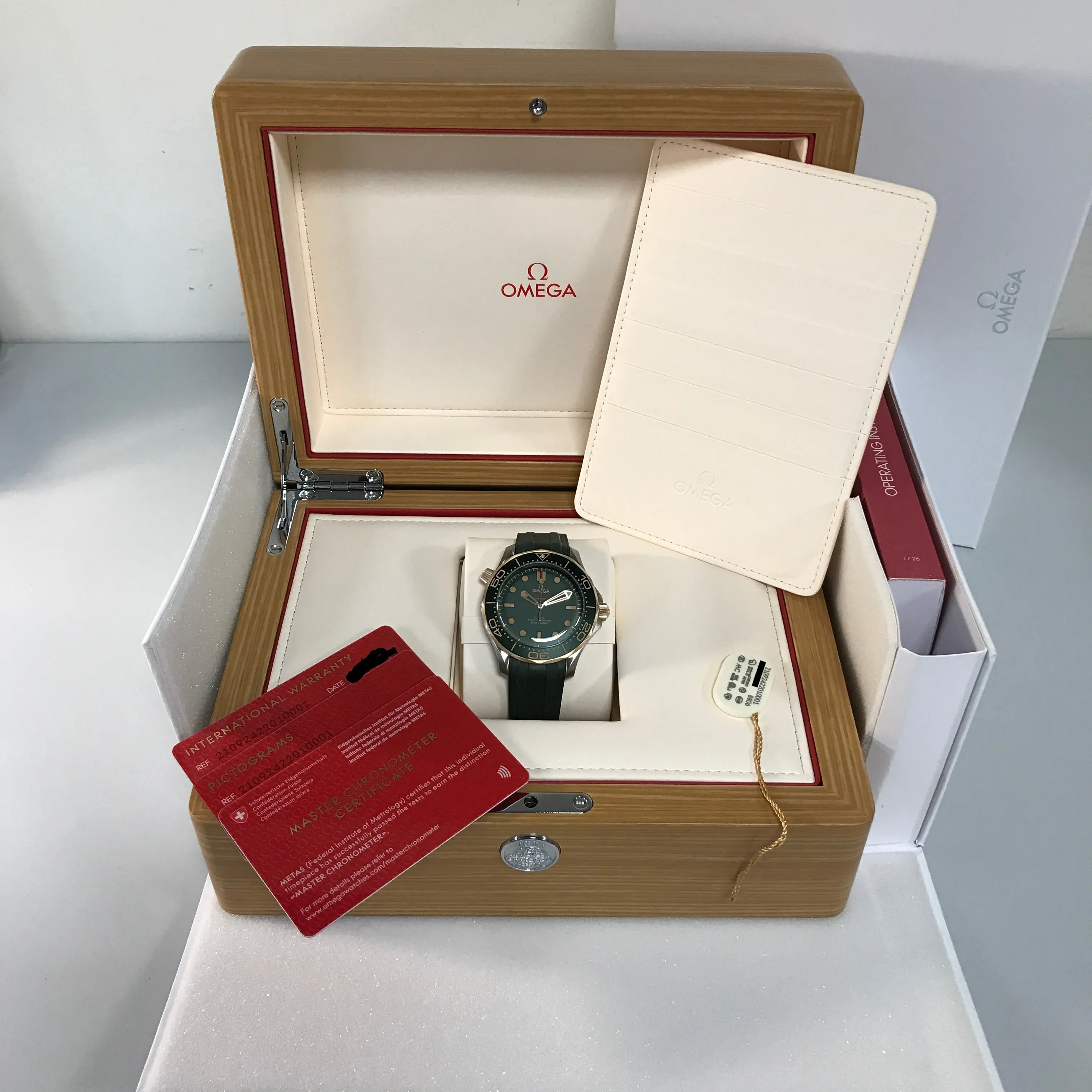 Seamaster Diver 300M Titanium ‑ Bronze Gold on Rubber Strap (210.92.42.20.10.001)