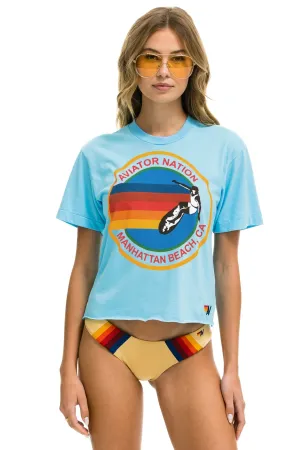 SIGNATURE MANHATTAN BEACH BOYFRIEND TEE - SKY