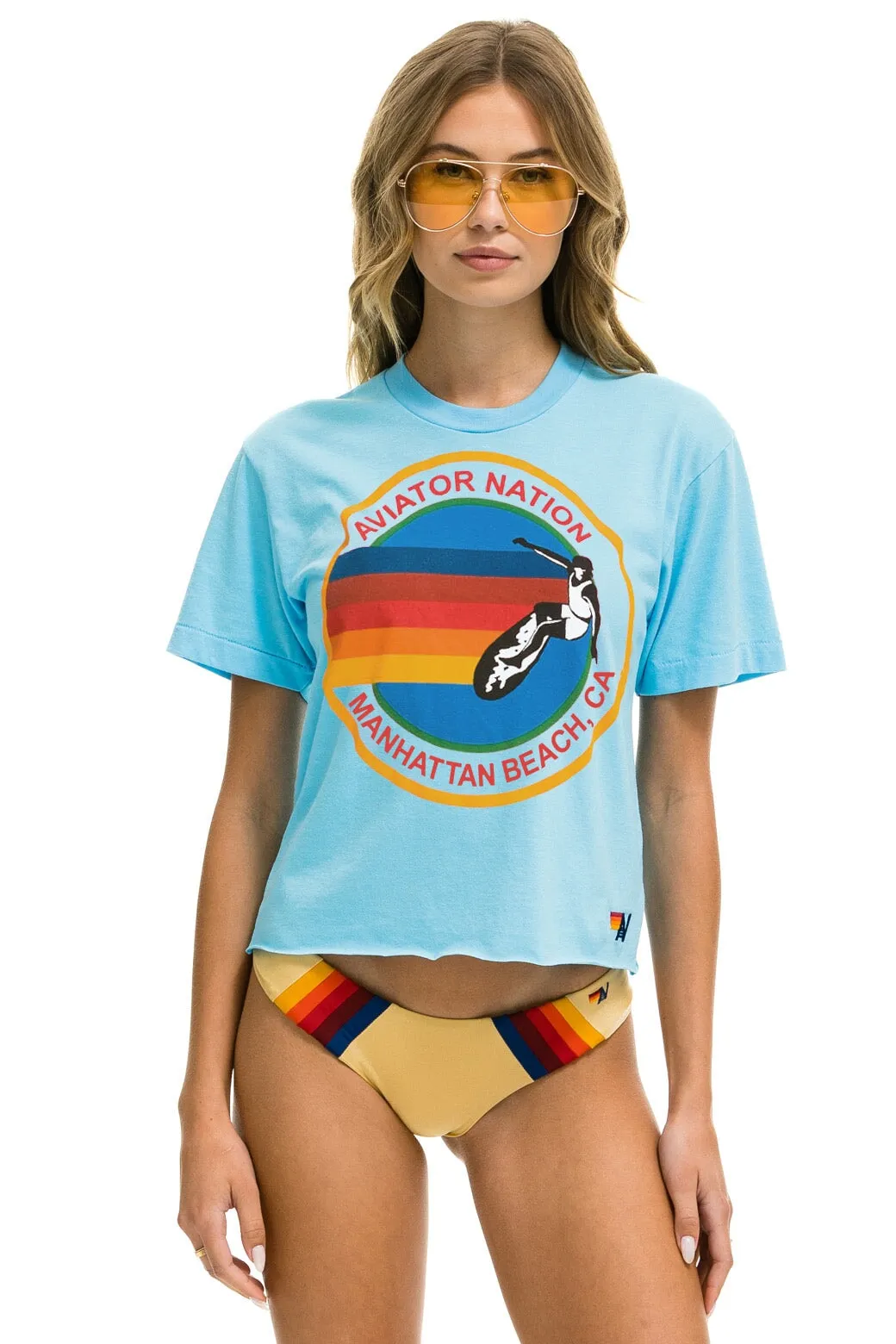 SIGNATURE MANHATTAN BEACH BOYFRIEND TEE - SKY