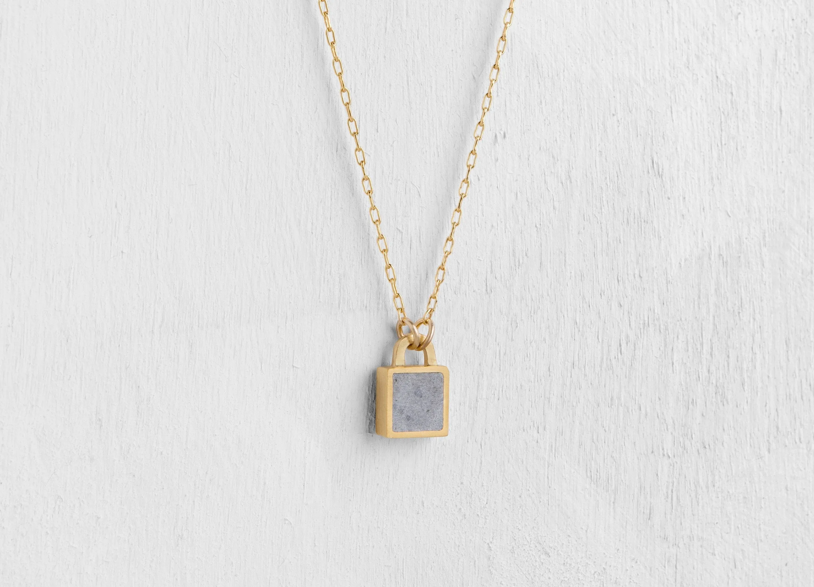 Tiny Sq lock Concrete Pendant