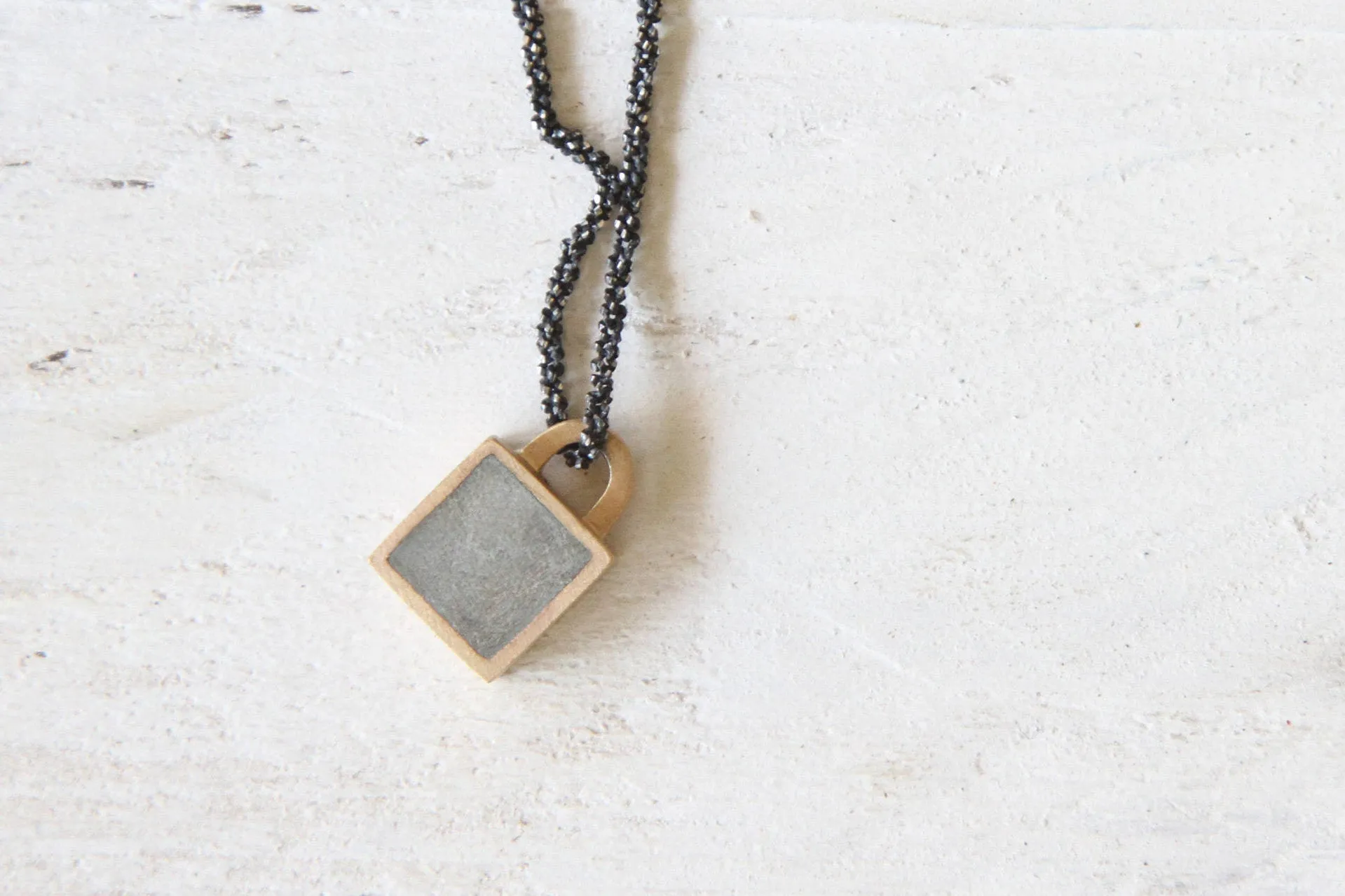 Tiny Sq lock Concrete Pendant