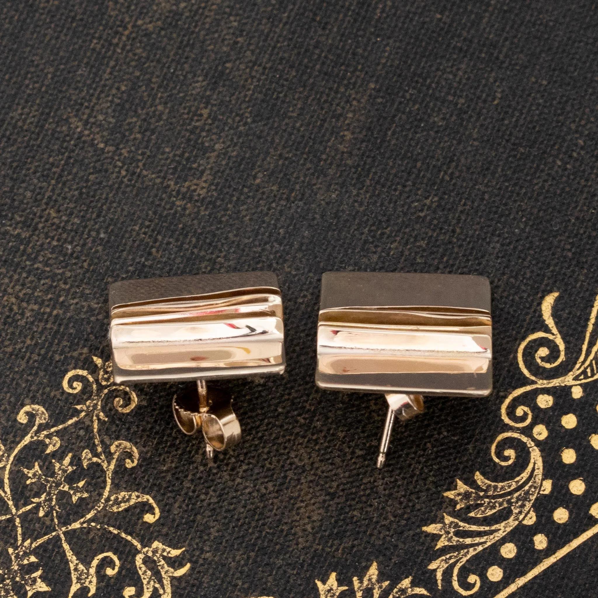 Vintage Ripple Motif Gold Earrings
