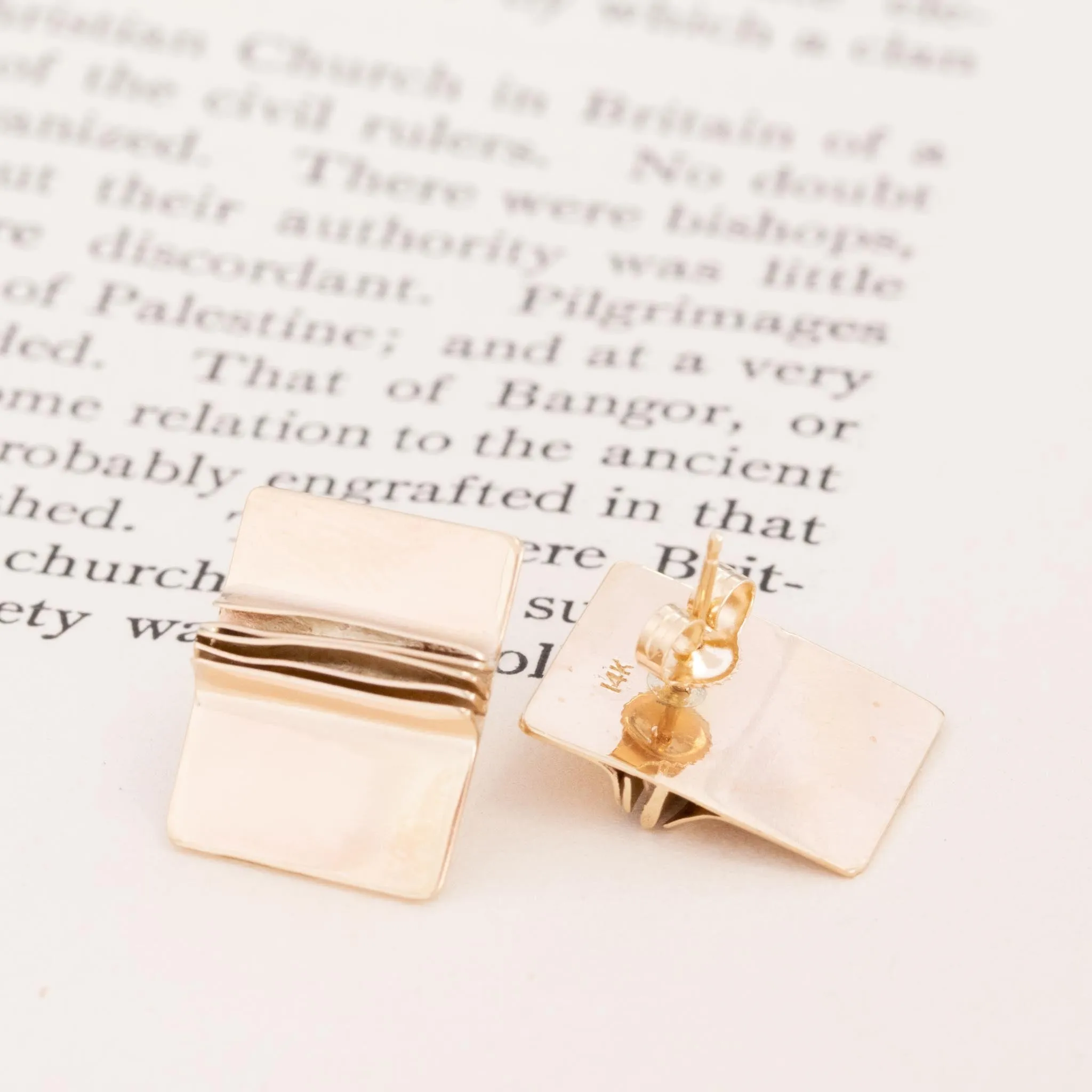 Vintage Ripple Motif Gold Earrings