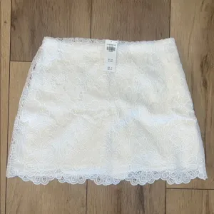 White Lace mini Skort